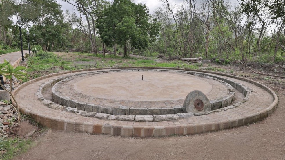 Junagadh Heritage + Girnar Ropeway Tour's - Junagadh, Heritage Tour - Image 4