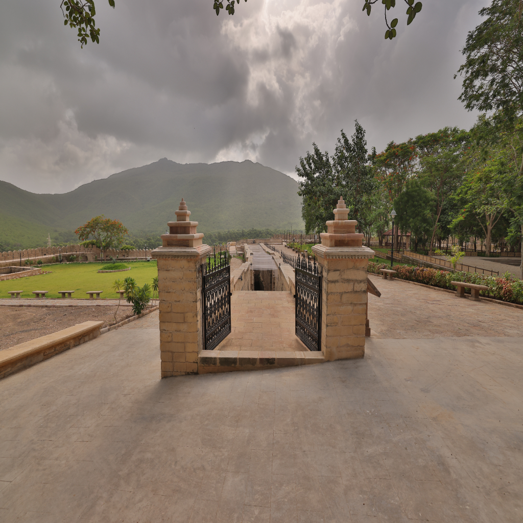 Junagadh Heritage + Girnar Ropeway Tour's - Junagadh, Heritage Tour - Image 2